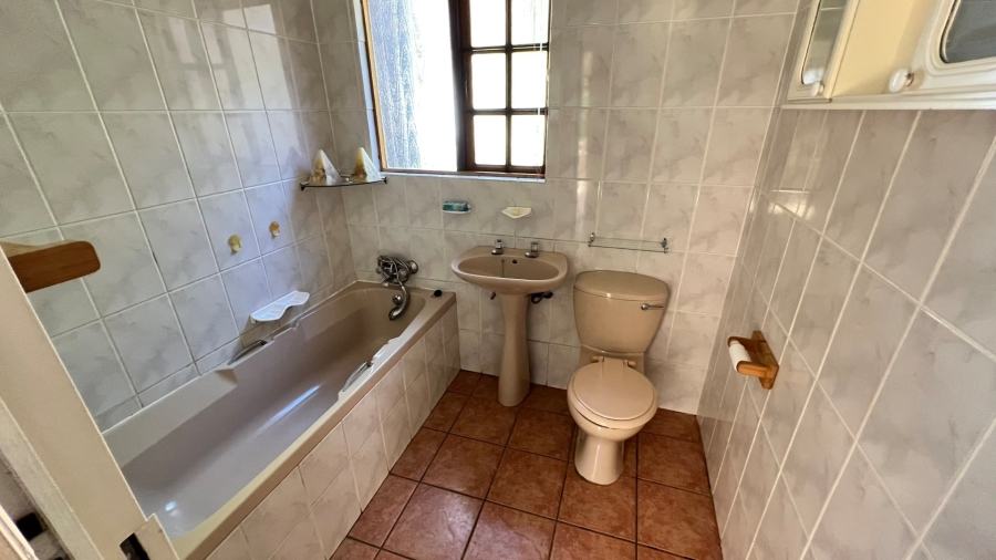 3 Bedroom Property for Sale in Langenhovenpark Free State